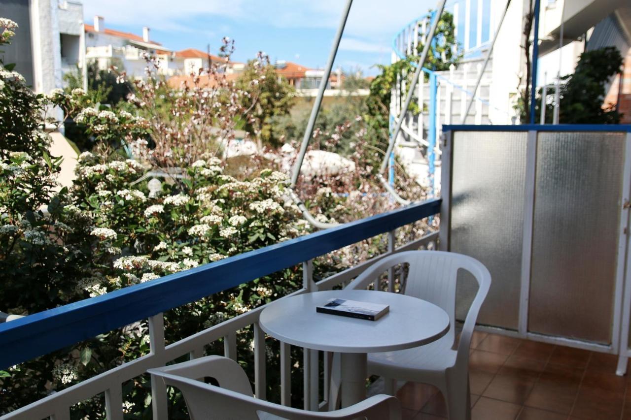 Seaview- 2 Space - Selfcatering Apartment - Helen No 3 Xiropigado Exterior foto