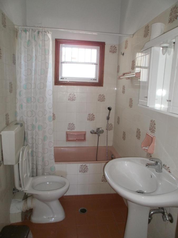 Seaview- 2 Space - Selfcatering Apartment - Helen No 3 Xiropigado Exterior foto