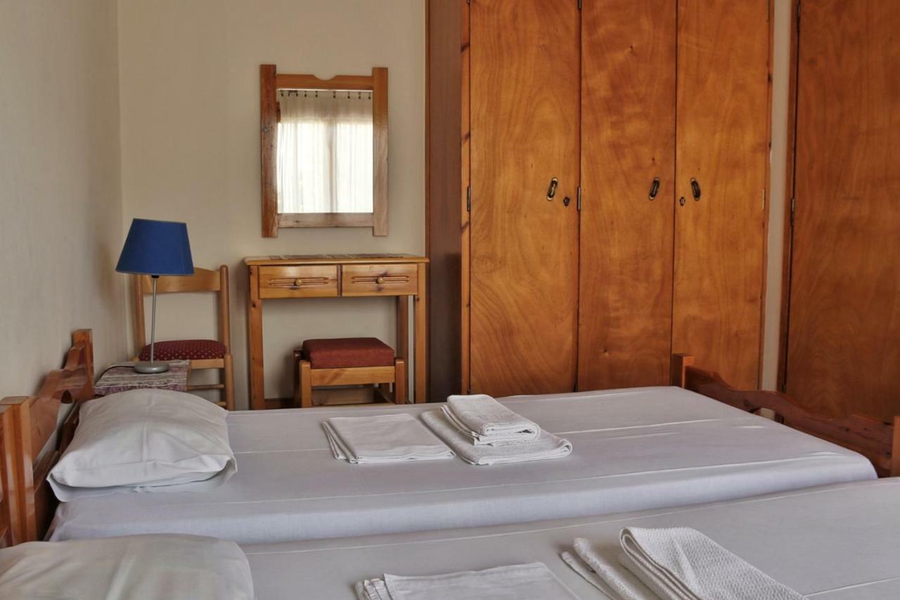 Seaview- 2 Space - Selfcatering Apartment - Helen No 3 Xiropigado Exterior foto