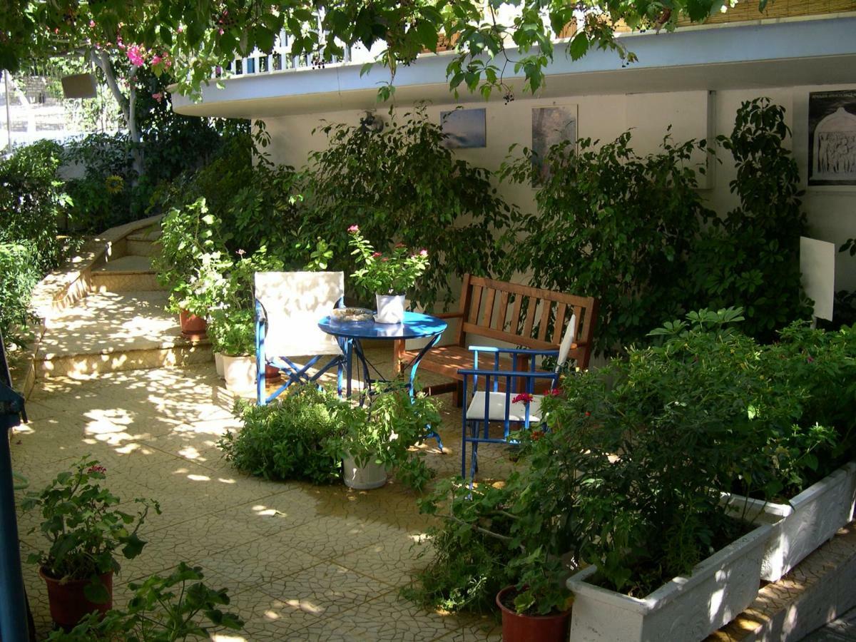 Seaview- 2 Space - Selfcatering Apartment - Helen No 3 Xiropigado Exterior foto